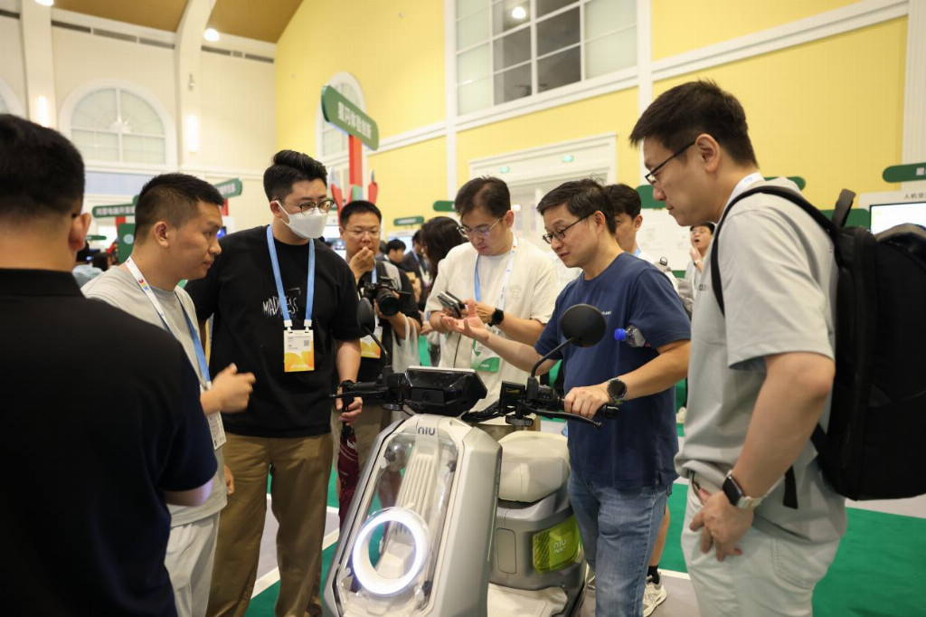 小牛电动牵手开源鸿蒙，于HDC 2026上演智能出行新革命
